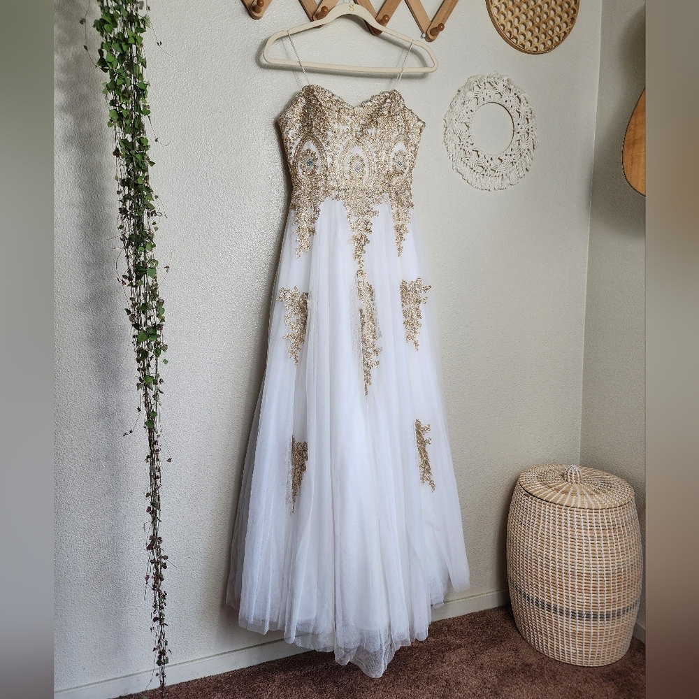 TLC Say Yes To The Prom Lace Corset Embellished Tulle Gown Size 5